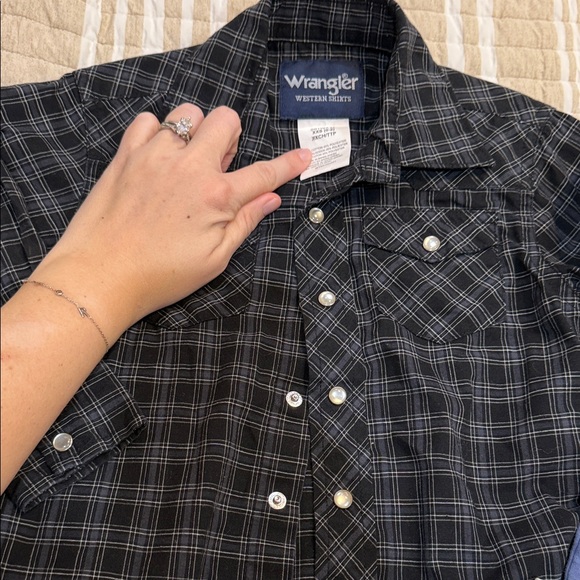 Vineyard vines bundle. - Picture 5 of 6